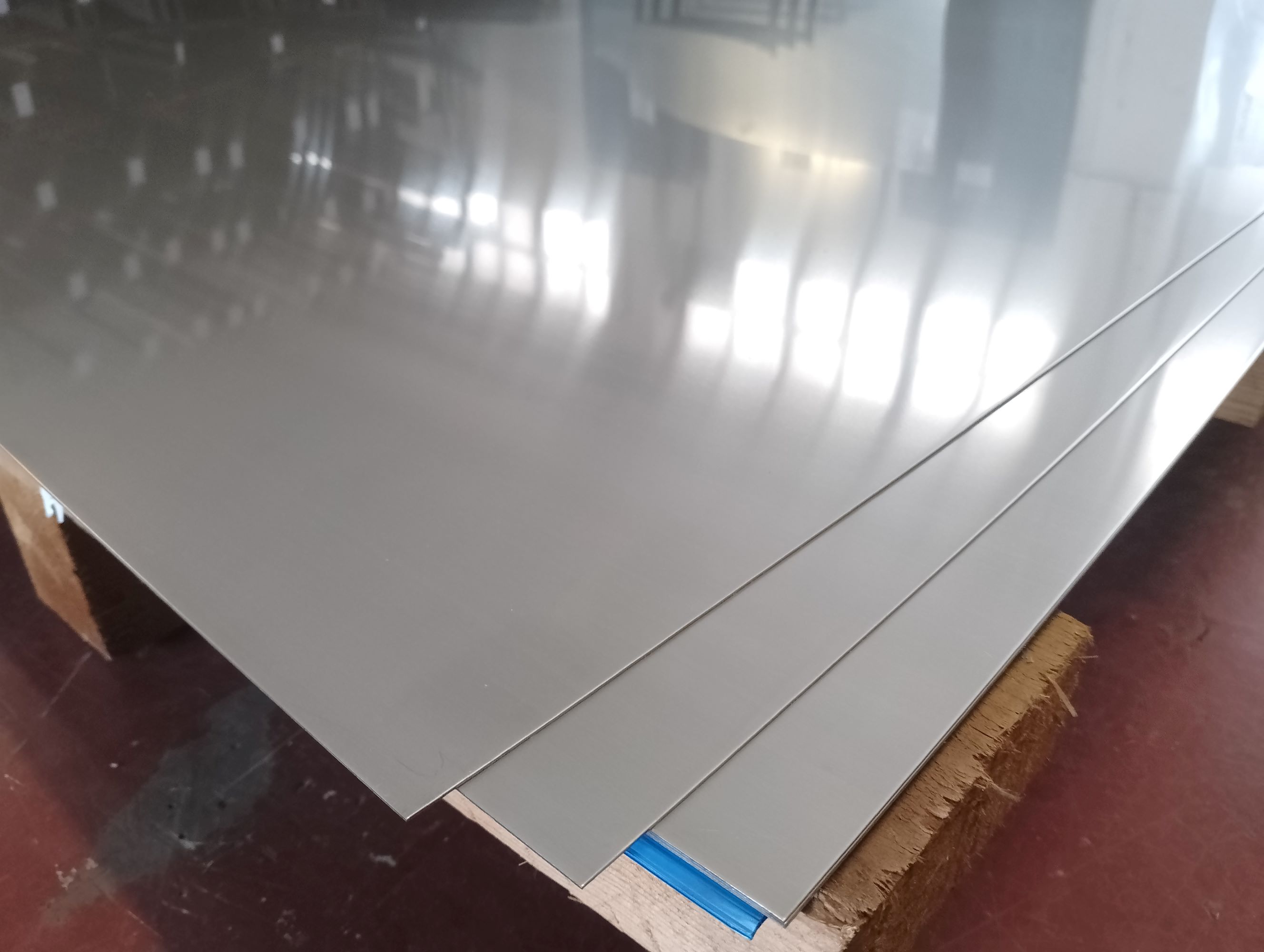 nerezový plech 0,5x1000x2000 mm, akosť 1.4301/304, 2B